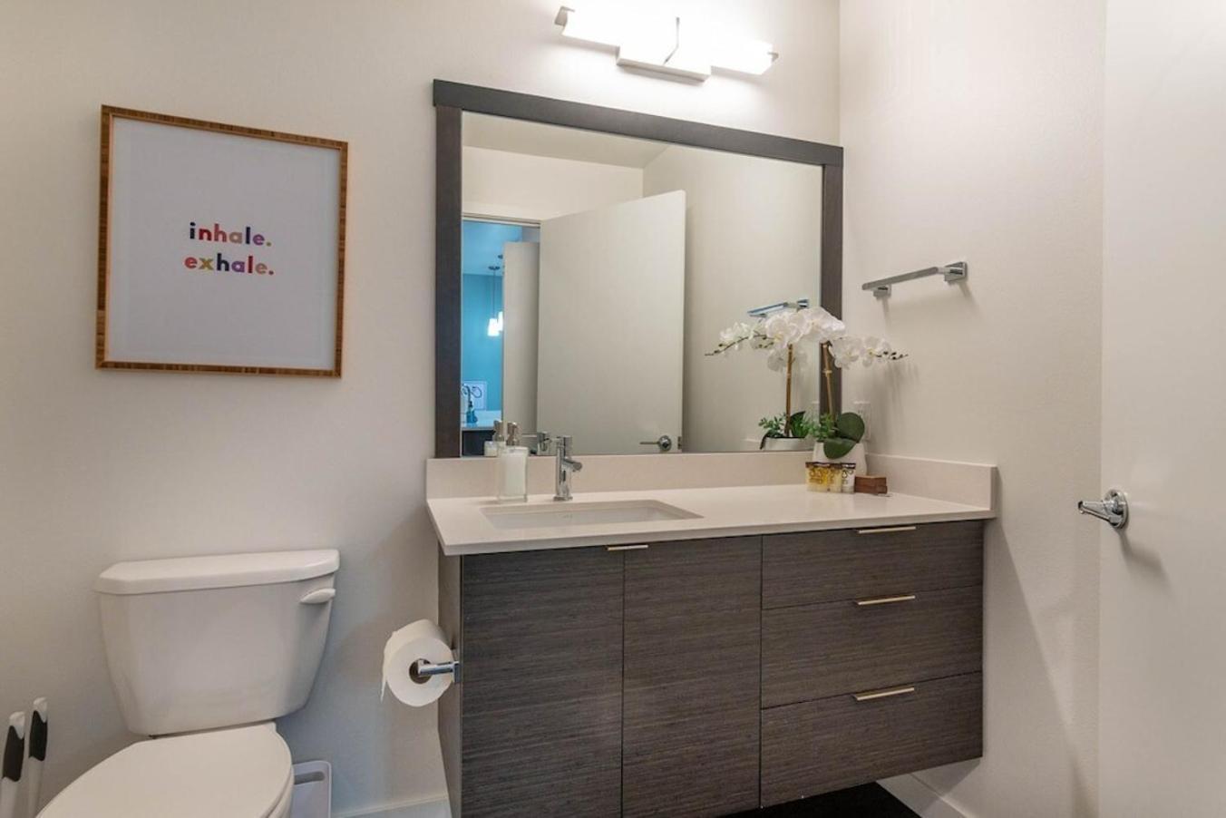 Self Check-In-Washer-Dryer-4Ksmart Tv-King Bed-Gym Tacoma Bagian luar foto