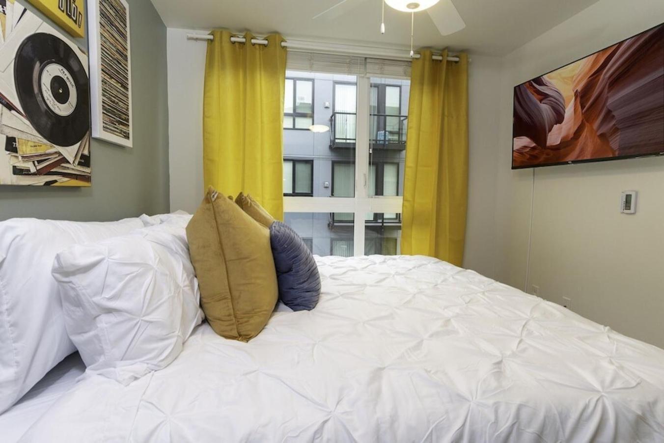 Self Check-In-Washer-Dryer-4Ksmart Tv-King Bed-Gym Tacoma Bagian luar foto